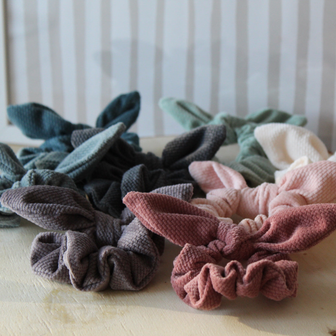 Scrunchie velvet, grafitt