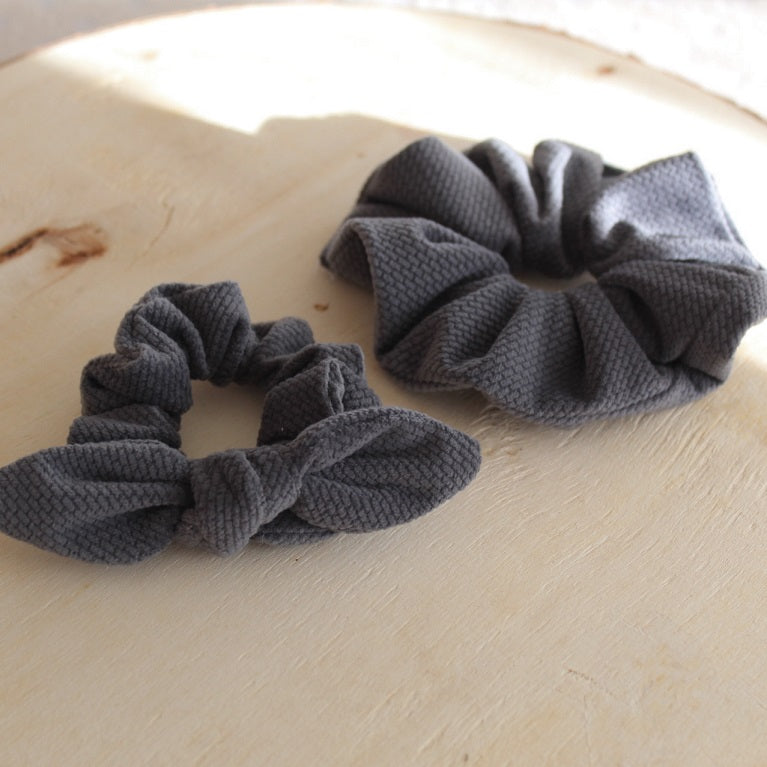 Scrunchie velvet, grafitt