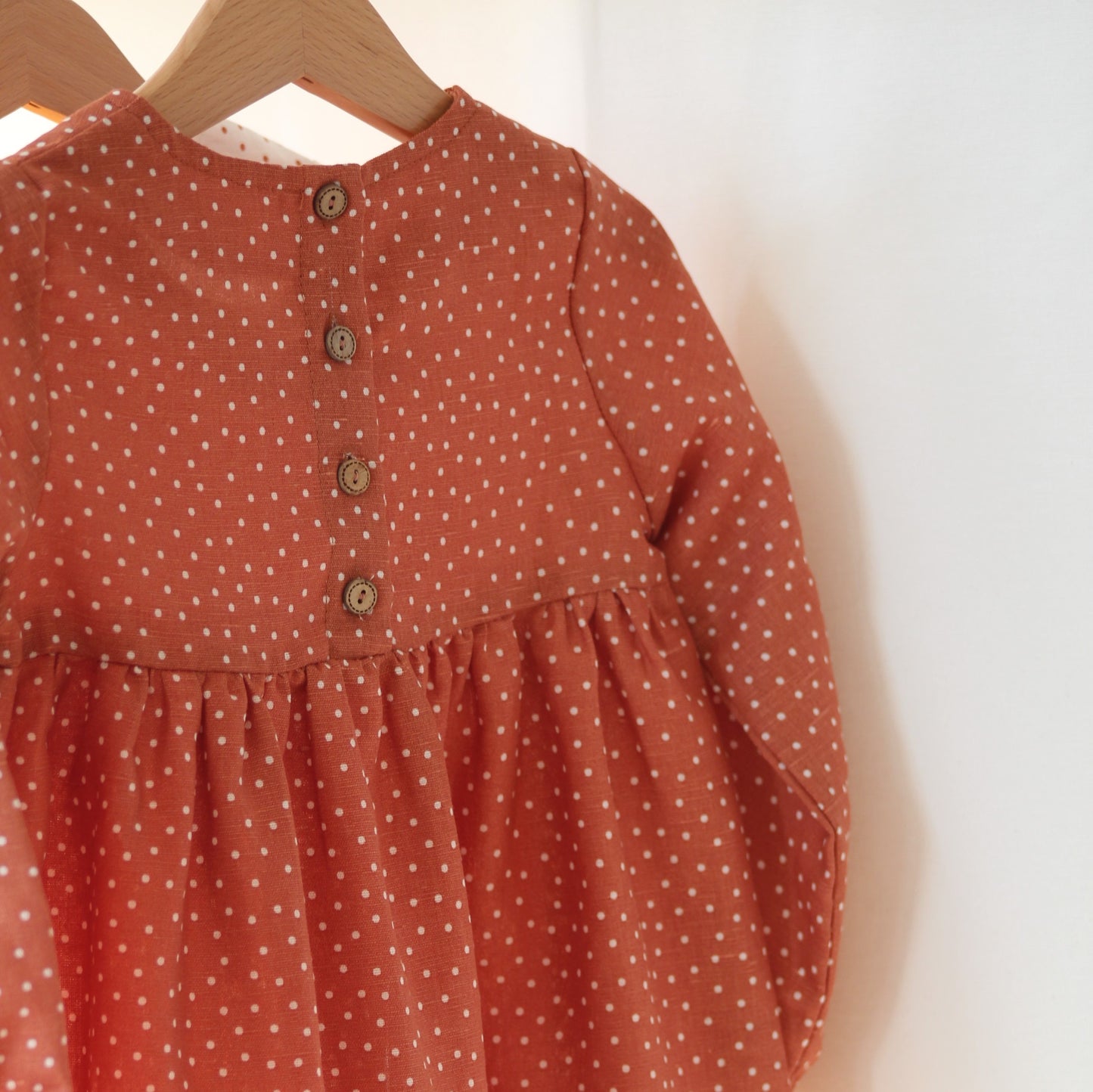 Kjole DOTS, lin | cinnamon