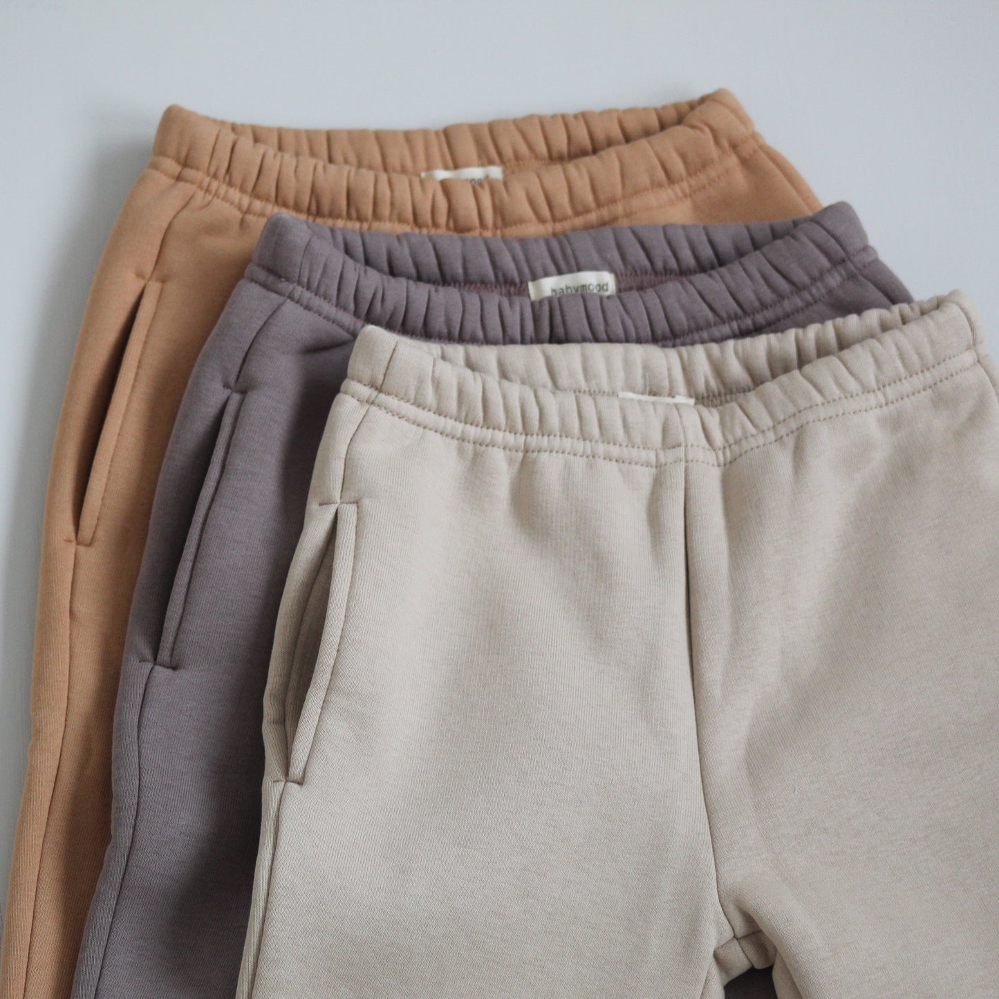 Joggers, cappuccino